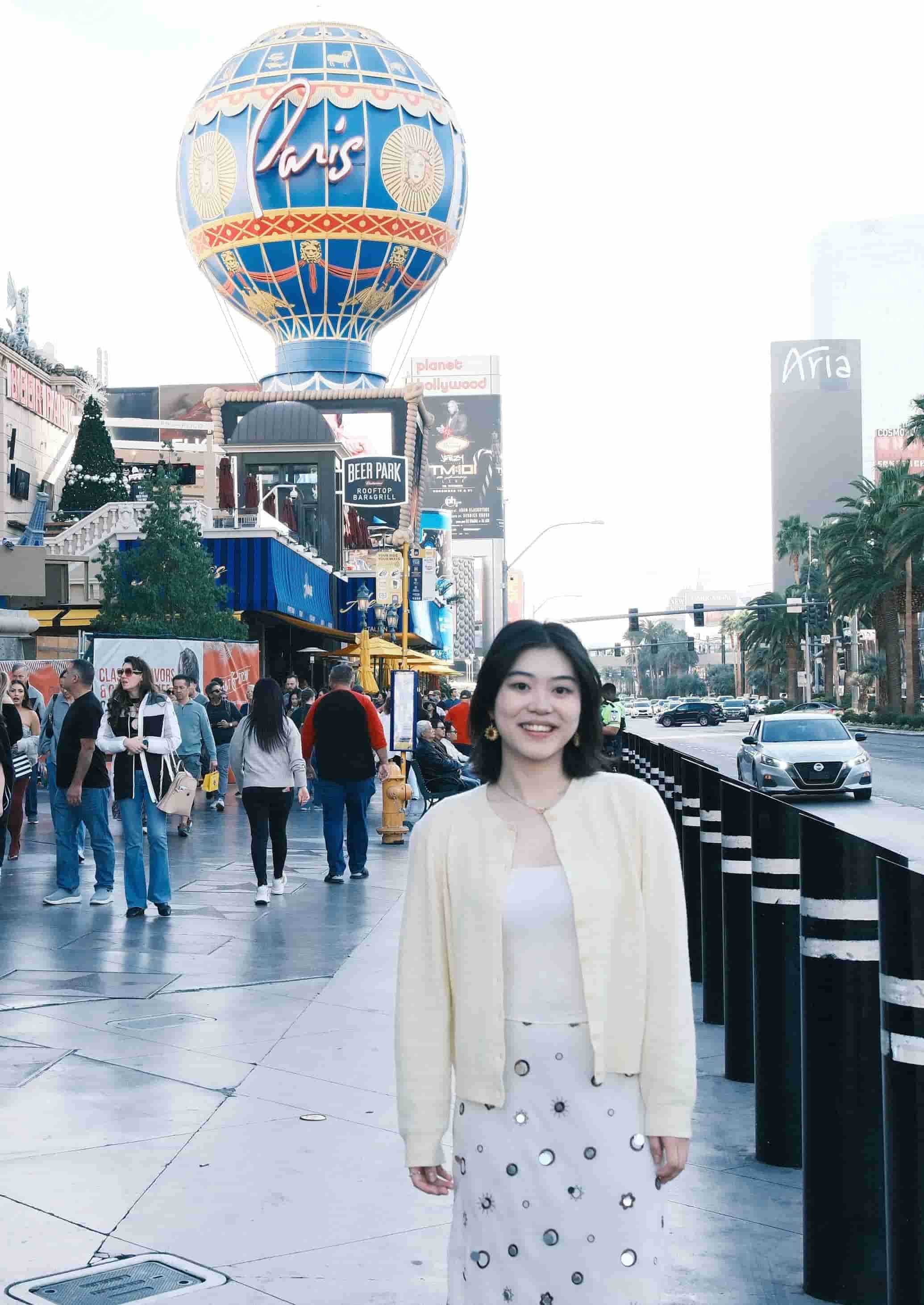 A picture of Jiahui Lan.